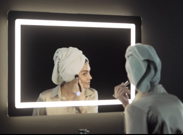 آرایش ایده آل با آینه کی دبلیوسی